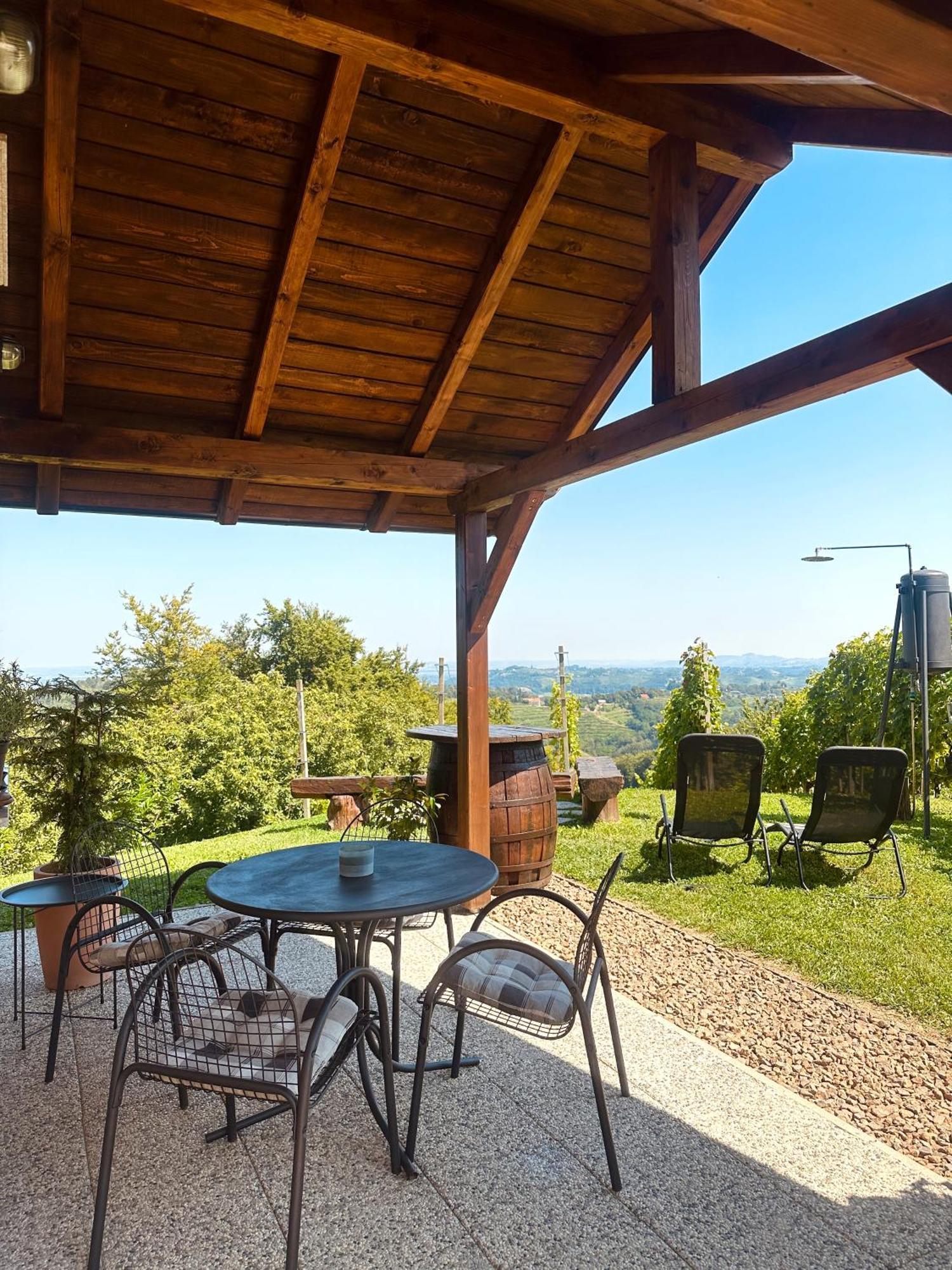 Holiday House Tomajna Podlehnik Exterior photo