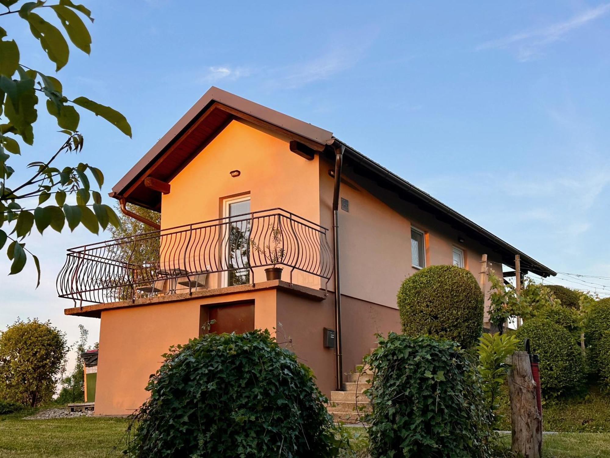 Holiday House Tomajna Podlehnik Exterior photo
